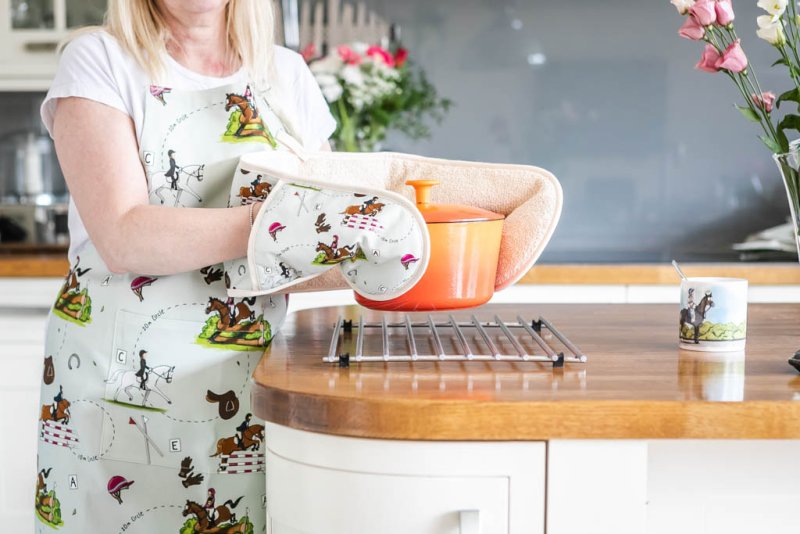 'Eventing' Cotton Apron - Image 2