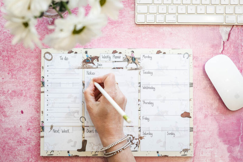 'Western' Weekly Desk Planner