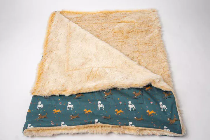 Luxury Emily Cole Blankets - Image 5