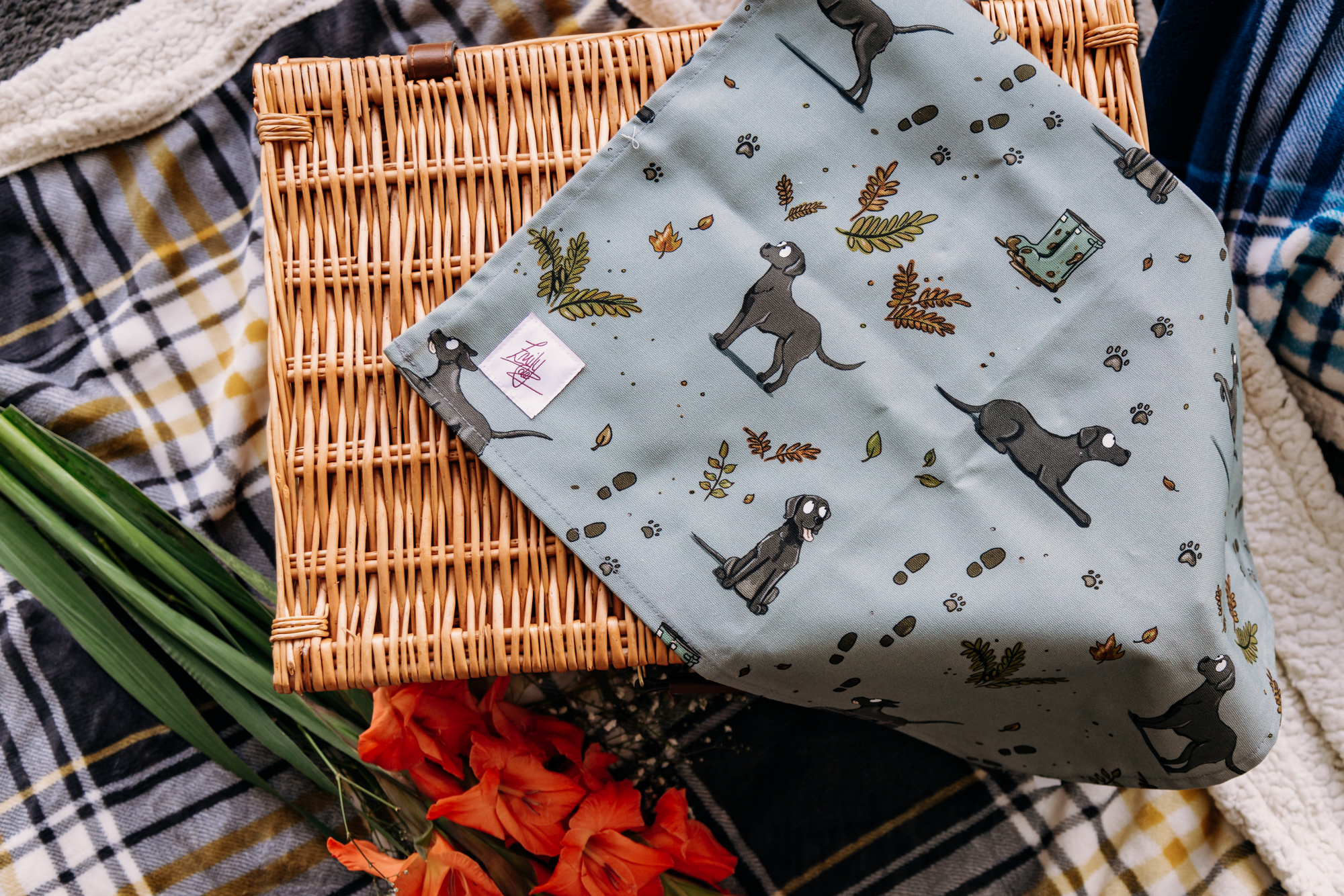 Labrador Dog patterned Tea Towel
