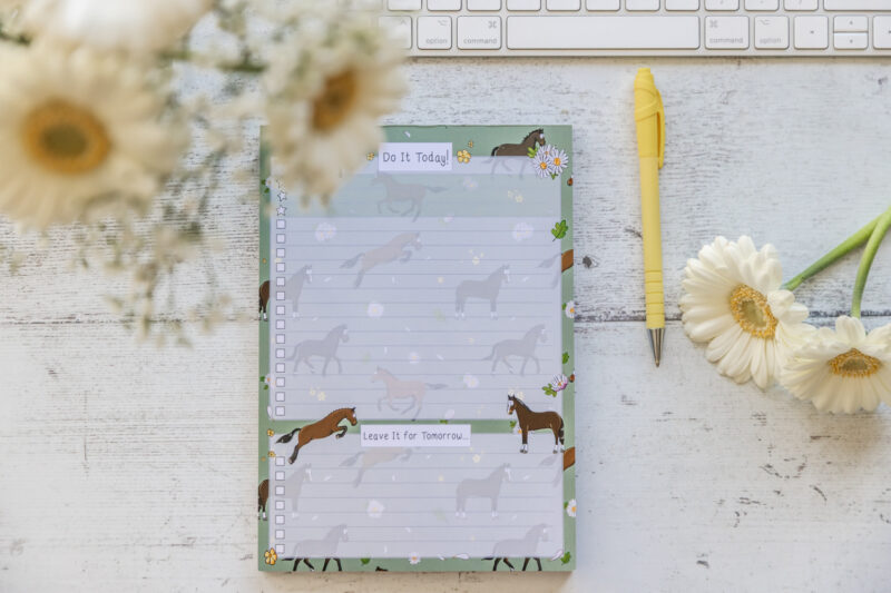 Bay Horse and Daisies A5 To-Do List - Note Pad.