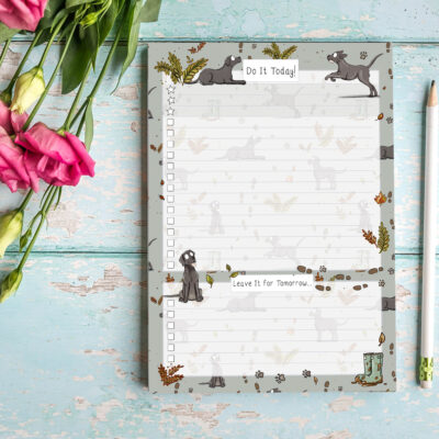 Black Labrador pattern on A5 to-do list notepad with writing lines and checkboxes.