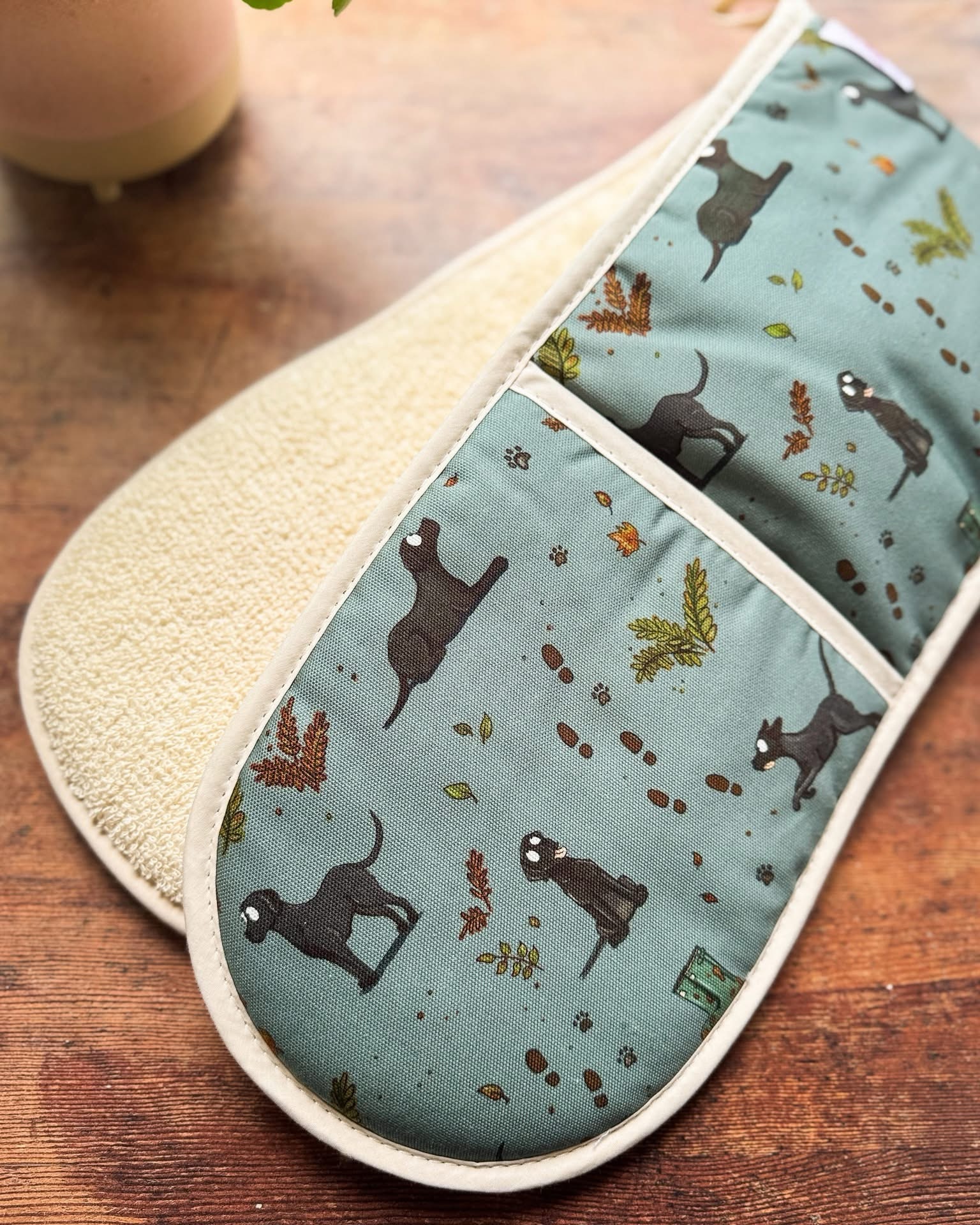 'Black Labrador' Oven Glove