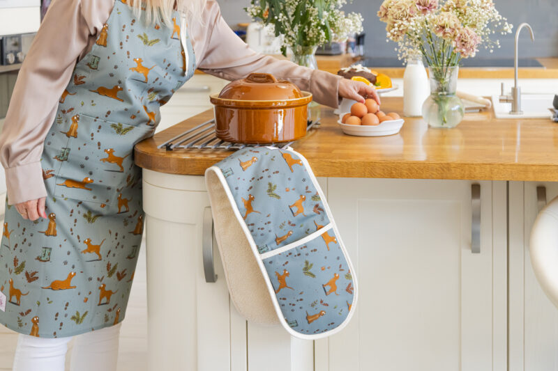 Fox Red Labrador Kitchenware - Adjustable Cotton Apron with Front Pocket